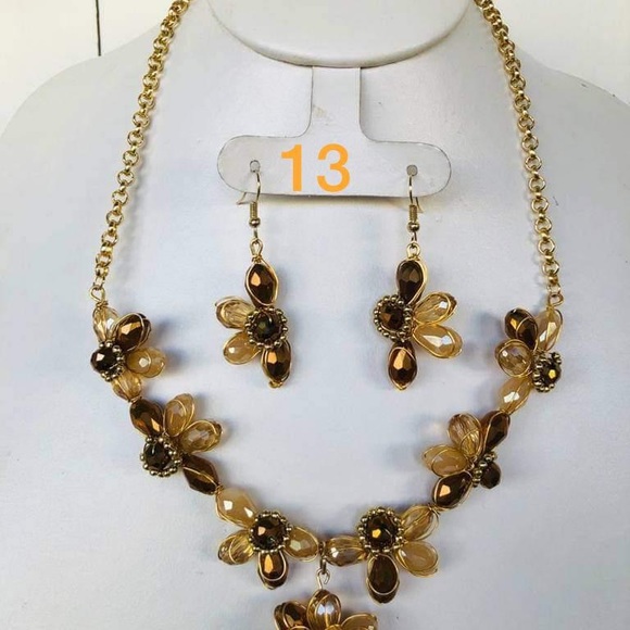 Collares - Picture 5 of 8